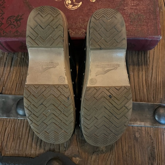 GUC Women Dansko Perforated BlackLeather Slip Slide Mule Clog size 39 - Picture 5 of 7